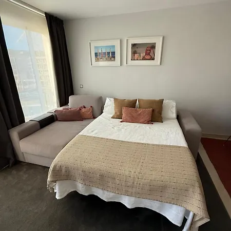 Perfect Beachside Penthouse شقة *