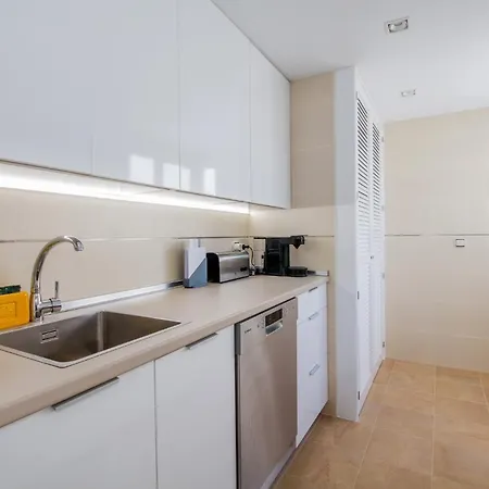 Perfect Beachside Penthouse مانيلفا
